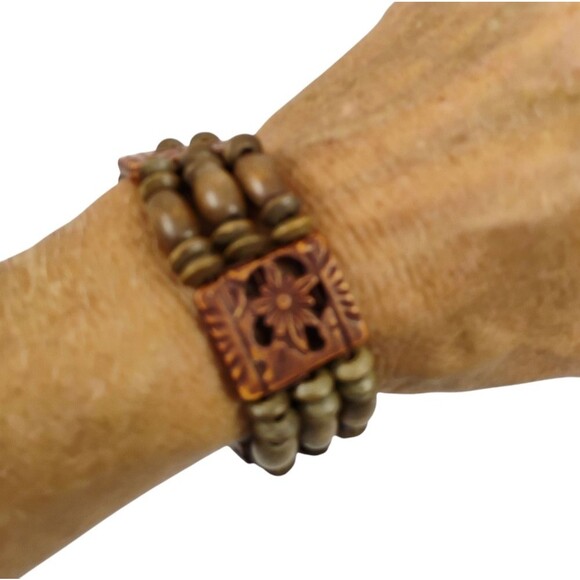 Hawaiian Beaded Wood Bracelet with Engraved Floral Plastic Rectangular Beads - Picture 2 of 10